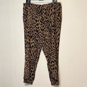 One by Chapter One Dressy Leopard Print Joggers XL.